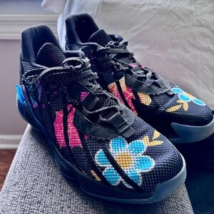 Adidas Used men’s size 9.5 basketball shoes Dame 7 Day of the Dead Bball Shoes.